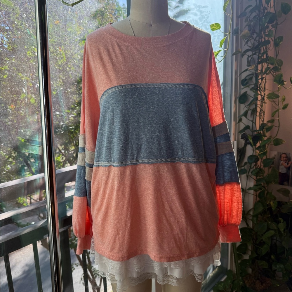 🌟 BIBI Peach & Denim Colorblock Slouchy Tee | Cute & Sporty! S 🌟